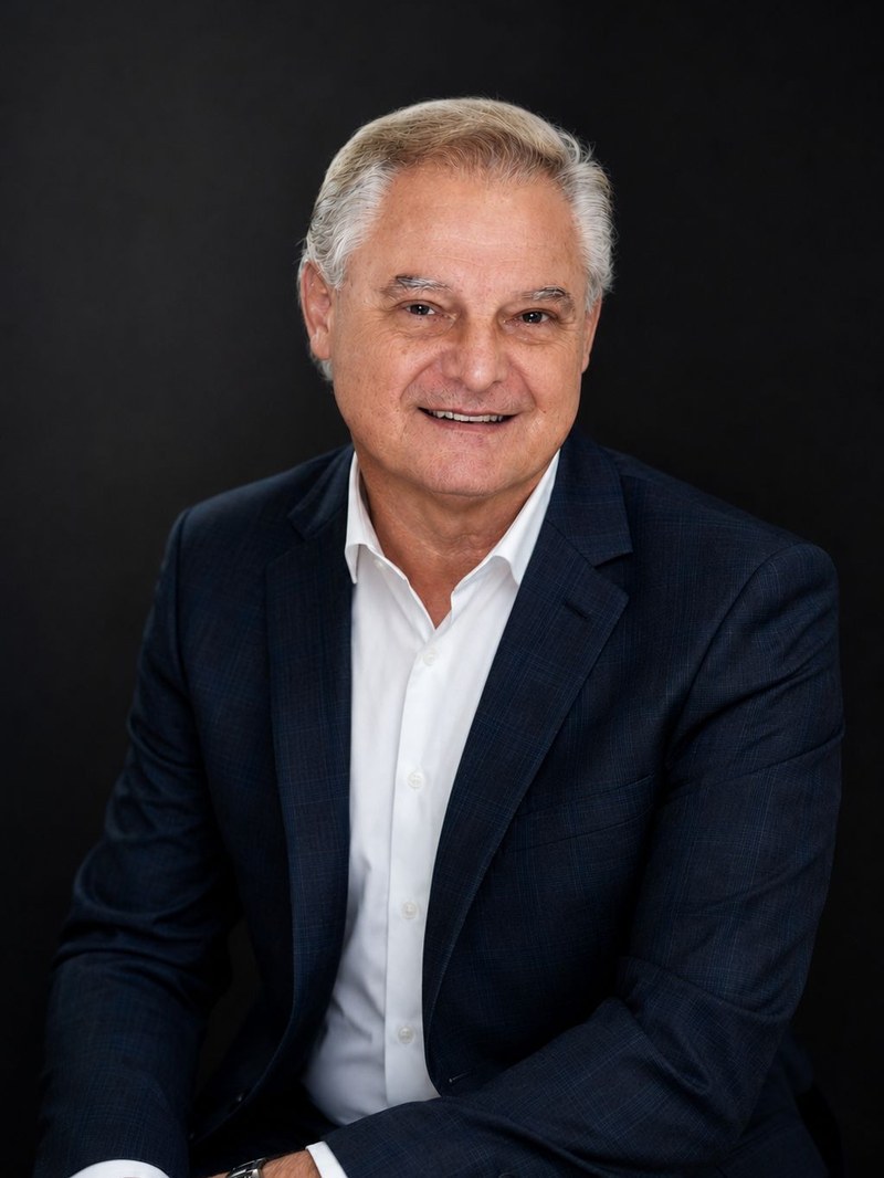 Paulo — Sócio